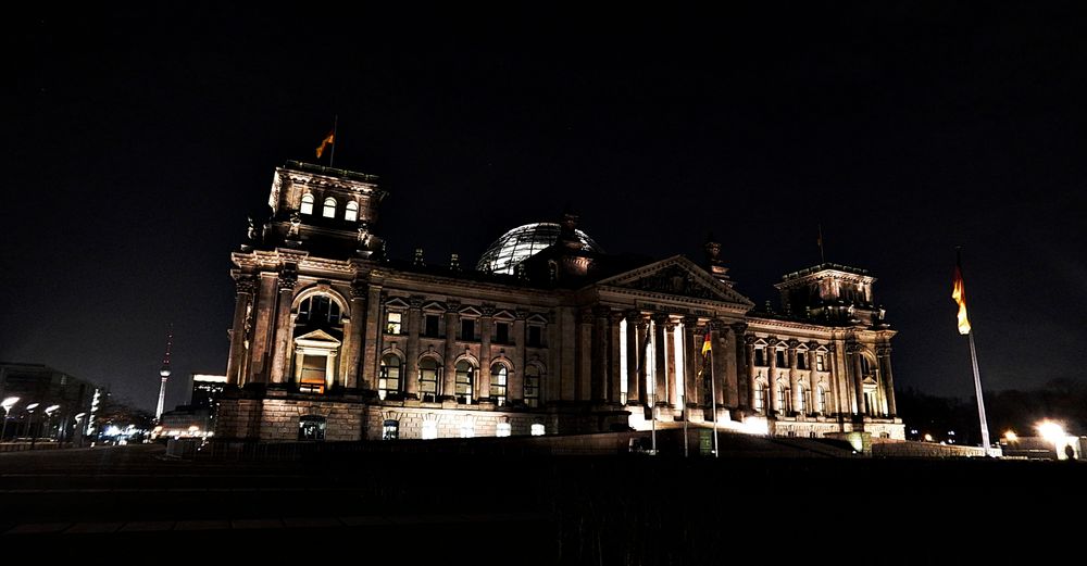 Reichstag bei Nacht