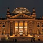 Reichstag bei Nacht