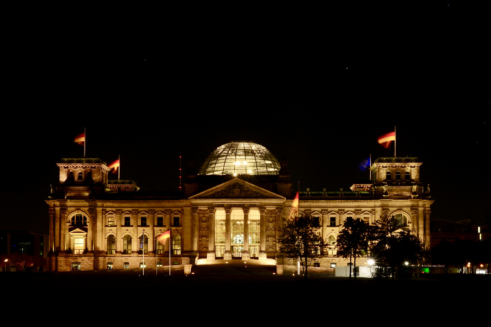 Reichstag bei Nacht