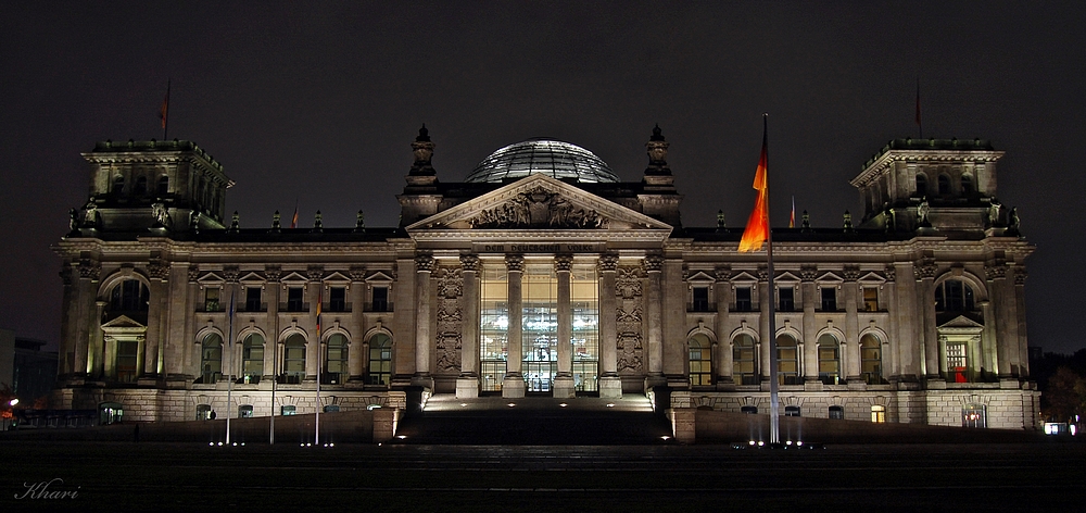 Reichstag bei Nacht