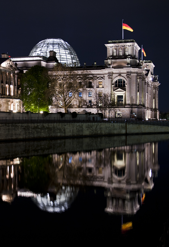 Reichstag bei Nacht