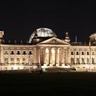 Reichstag bei Nacht