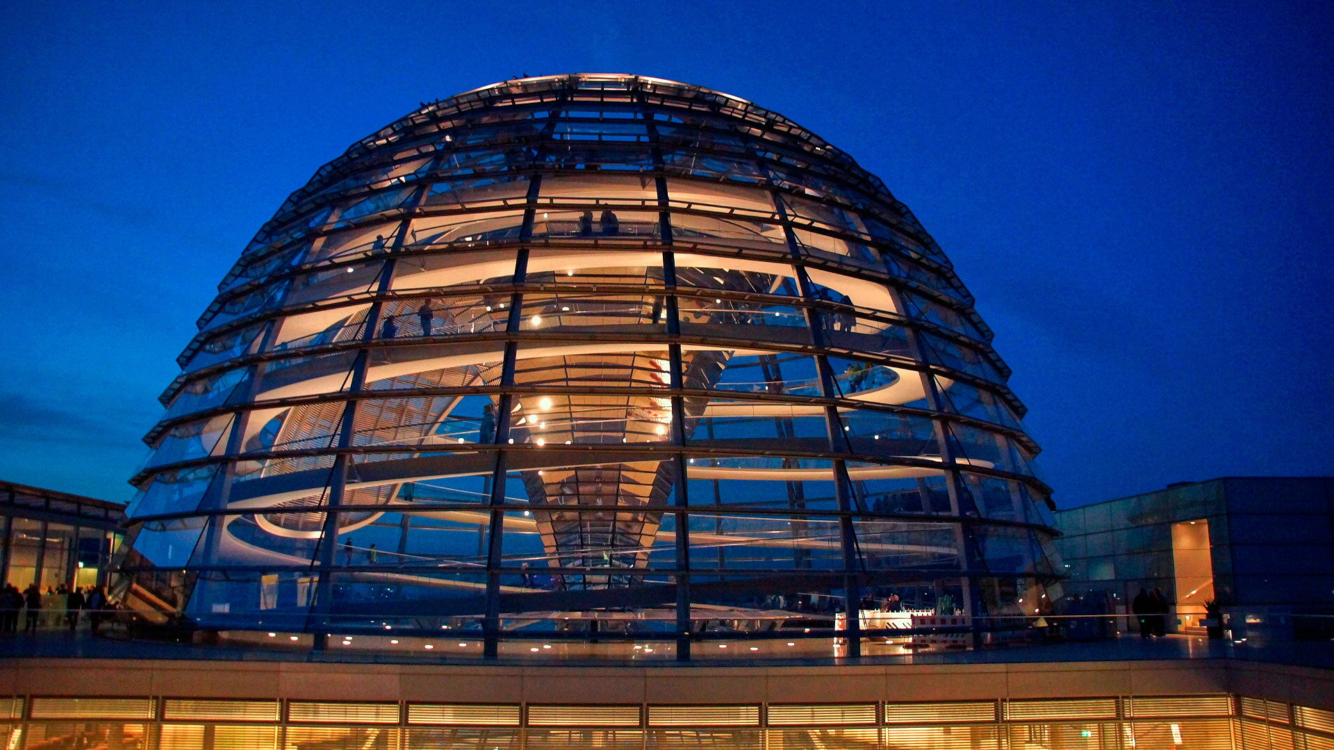 Reichstag in der blauer Stunde