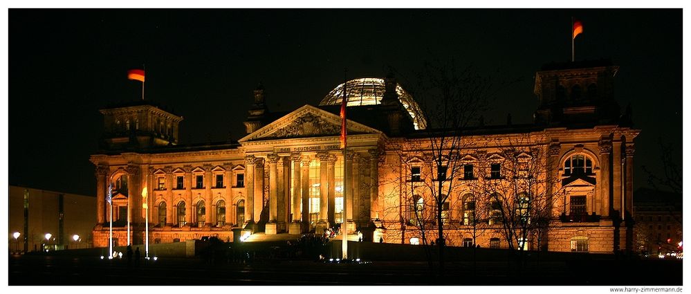 Reichstag in der Nacht