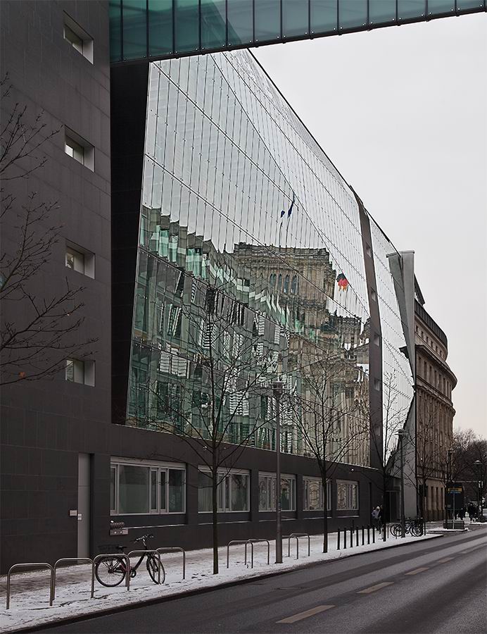 Reichstag in der Seitenstraße