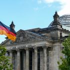 Reichstag mit Fahne