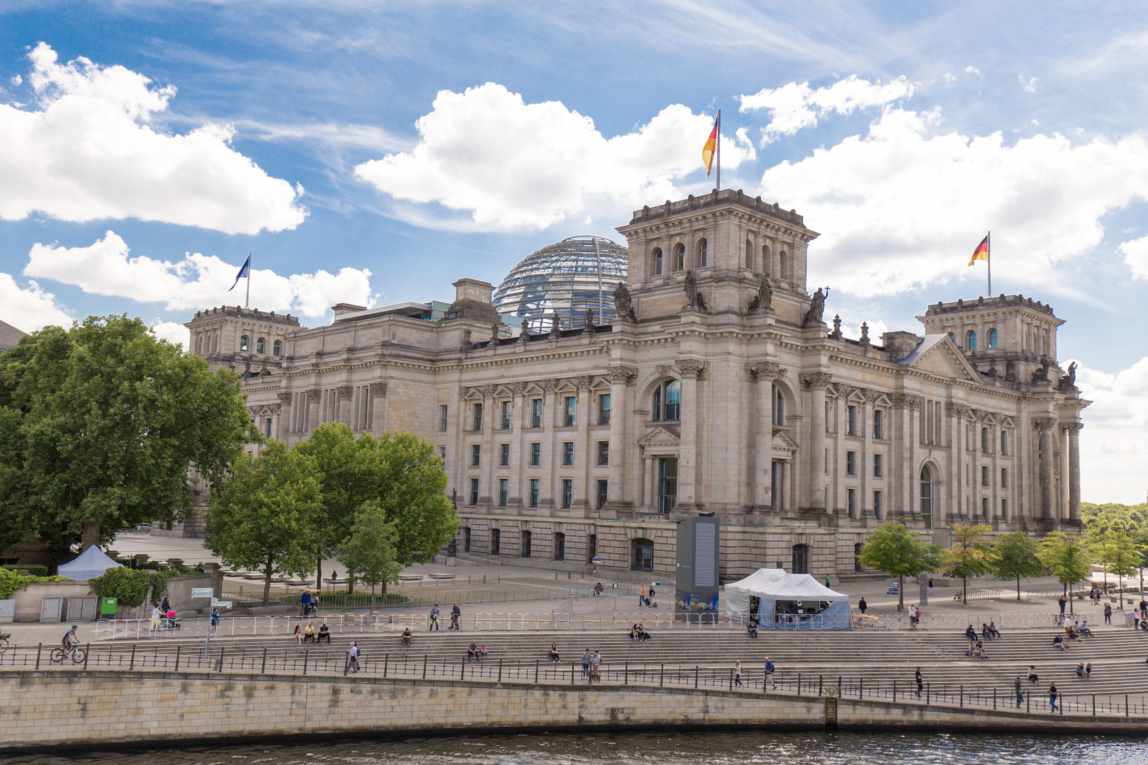 Reichstag mit Spree