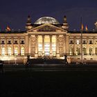 Reichstag mit Vollmond