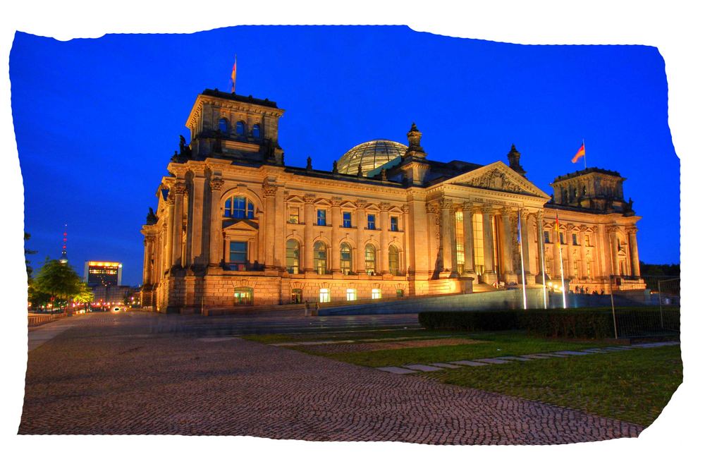 Reichstag zu Berlin bei Nacht ...