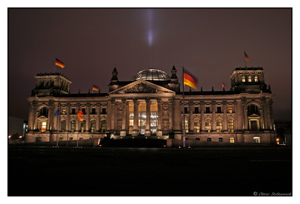Reichstagsgebäude at Night