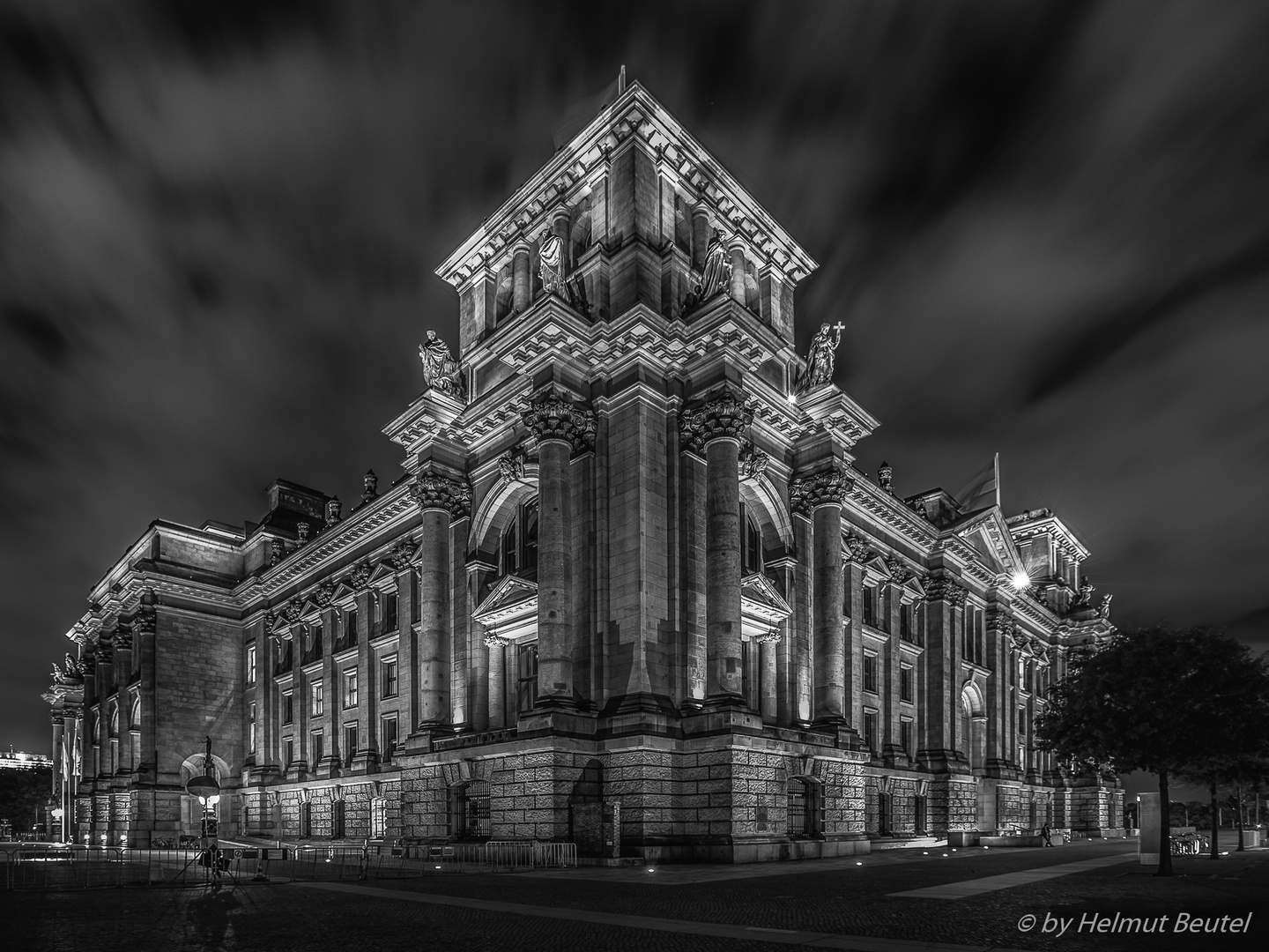 Reichstagsgebäude s/w mal anders