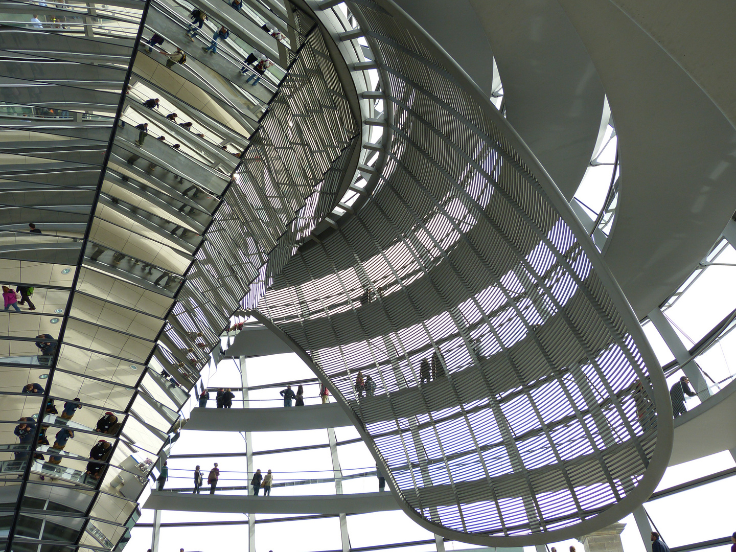 Reichstagskuppel...  unbearbeitet