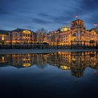 Reichstagsspiegelung in einer Pfütze