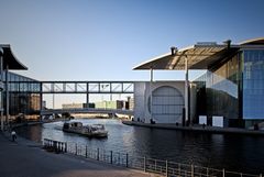 Reichstagsufer am Abend