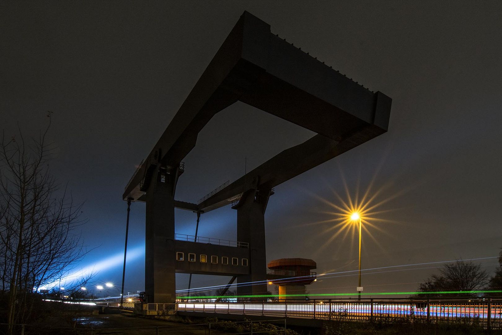 Reiherstiegbrücke, Crossing the Elbe