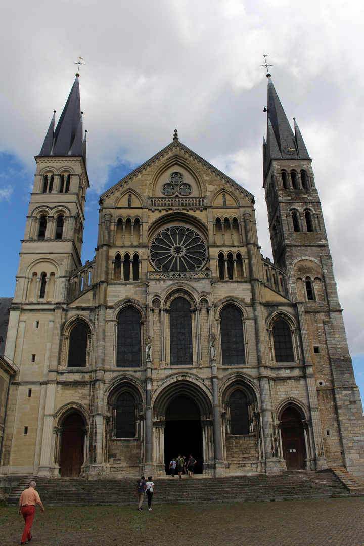 Reims St. Remi, Fassade