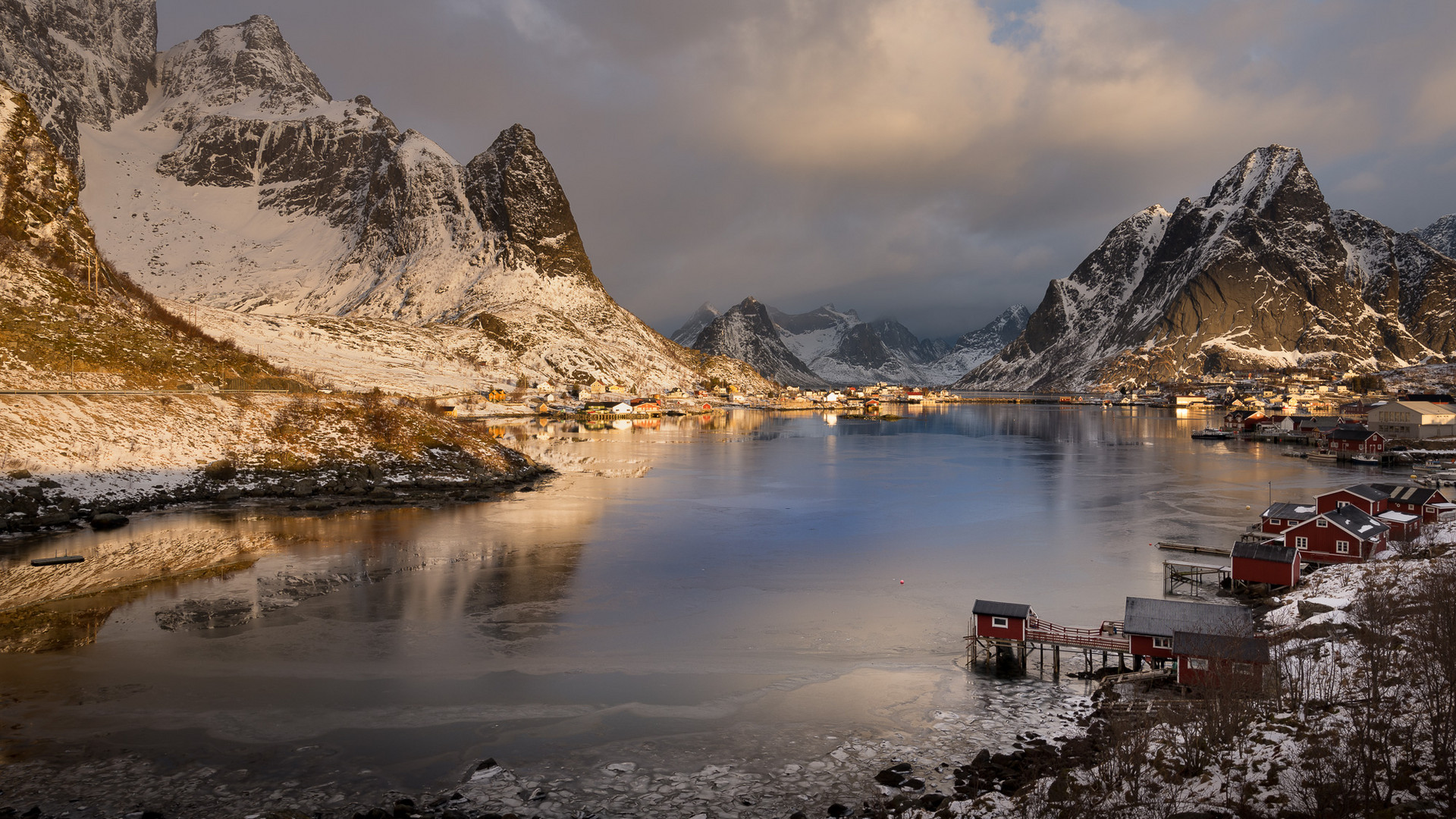 Reine-Fjord im Winter