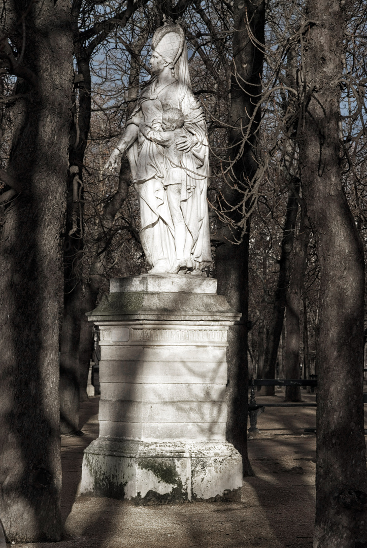 Reine prisonnière -  Jardin du Luxembourg