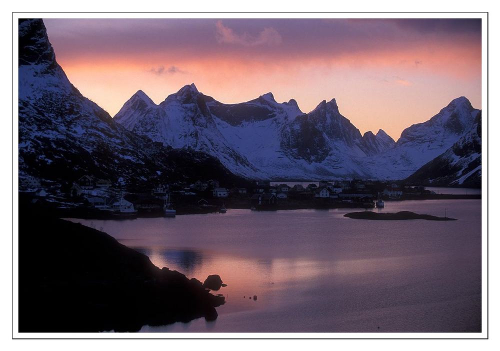 Reine@Night