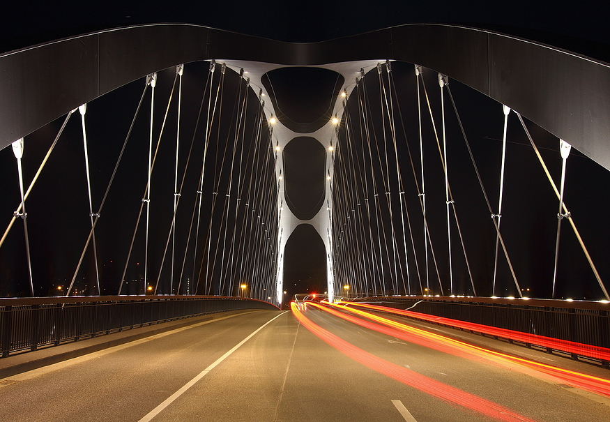 reingesaugt - Osthafenbrücke FFM