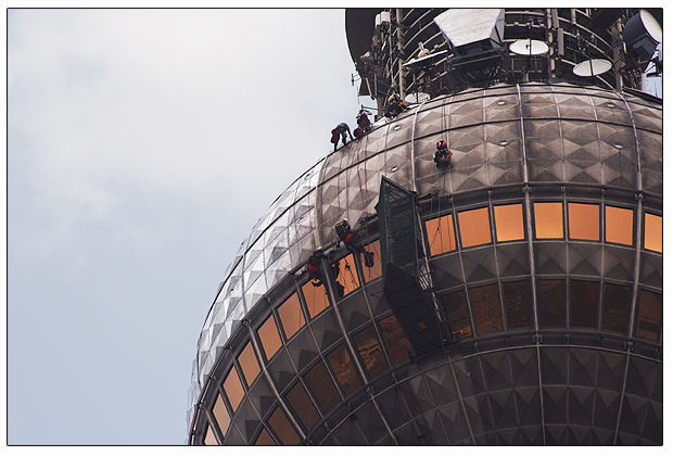 Reinigung des Fernsehturms in Berlin