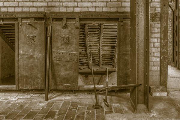 Reinigungsklappen unter Dampfkessel