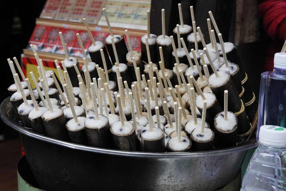 Reis am Stiel (süß mit Sultaninen) Foto &amp; Bild | china, food, street ...