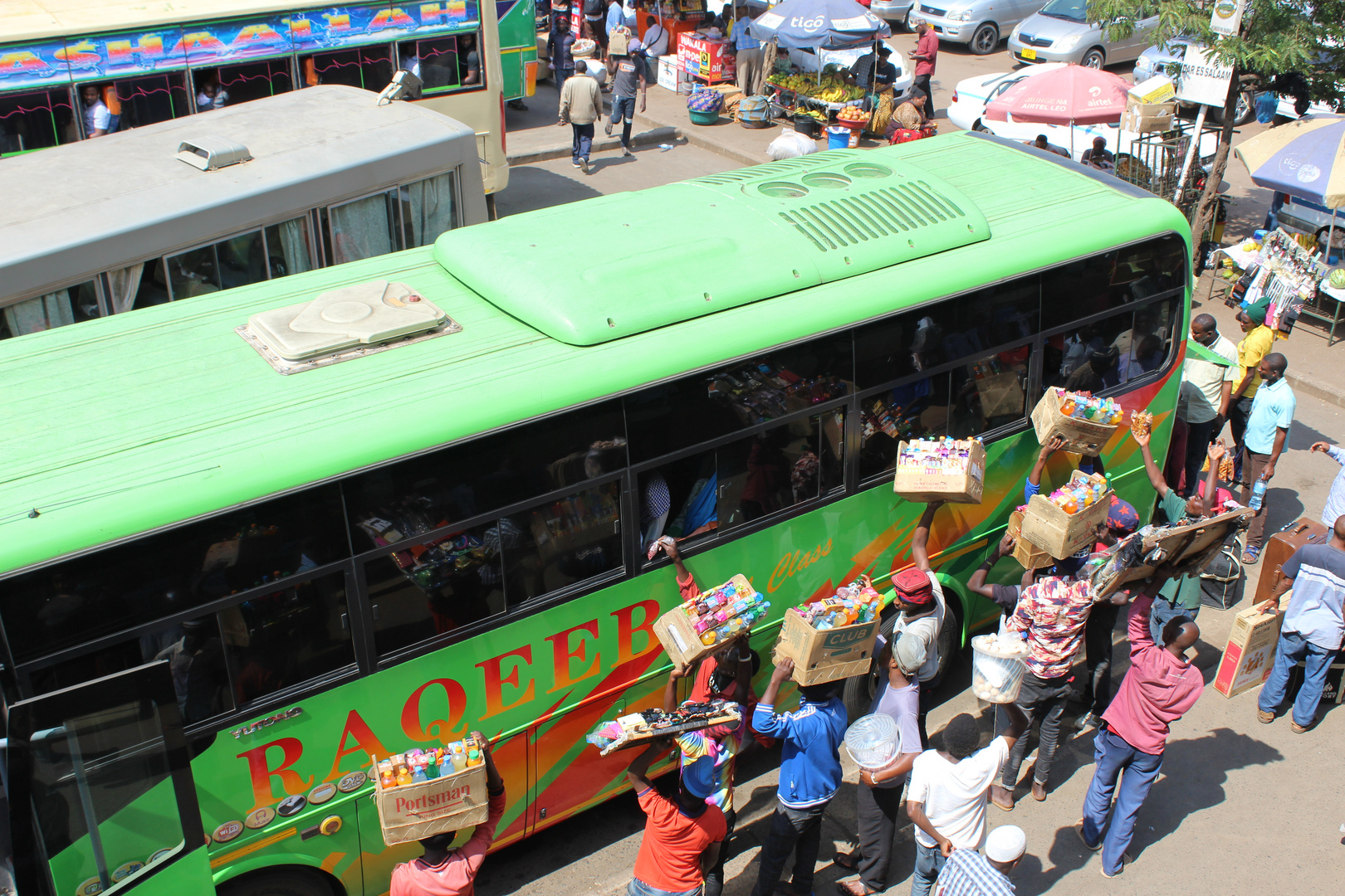 Reisebus in Moshi (Tansania)