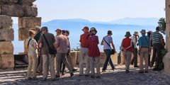 Reisegruppe im Krak des Chevalliers (Archivaufnahme 2009)