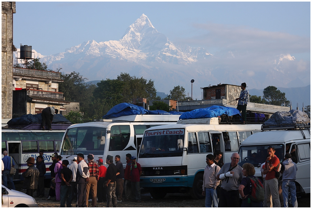 Reisen - Der "Busbahnhof" in Pokhara