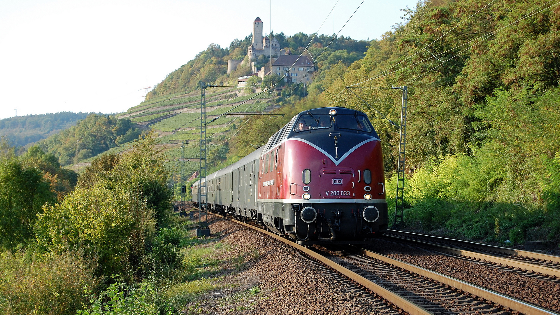"Reisen wie vor 50 Jahren" auf der Neckartalbahn unterhalb Burg Hornberg 26.9.2009