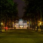 Reitallee mit Blick auf Schloss Jägerhof