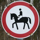 Reiten mit weissen Hosen verboten