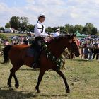 Reiterin beim Tonnenabschlagen in Ahrenshoop