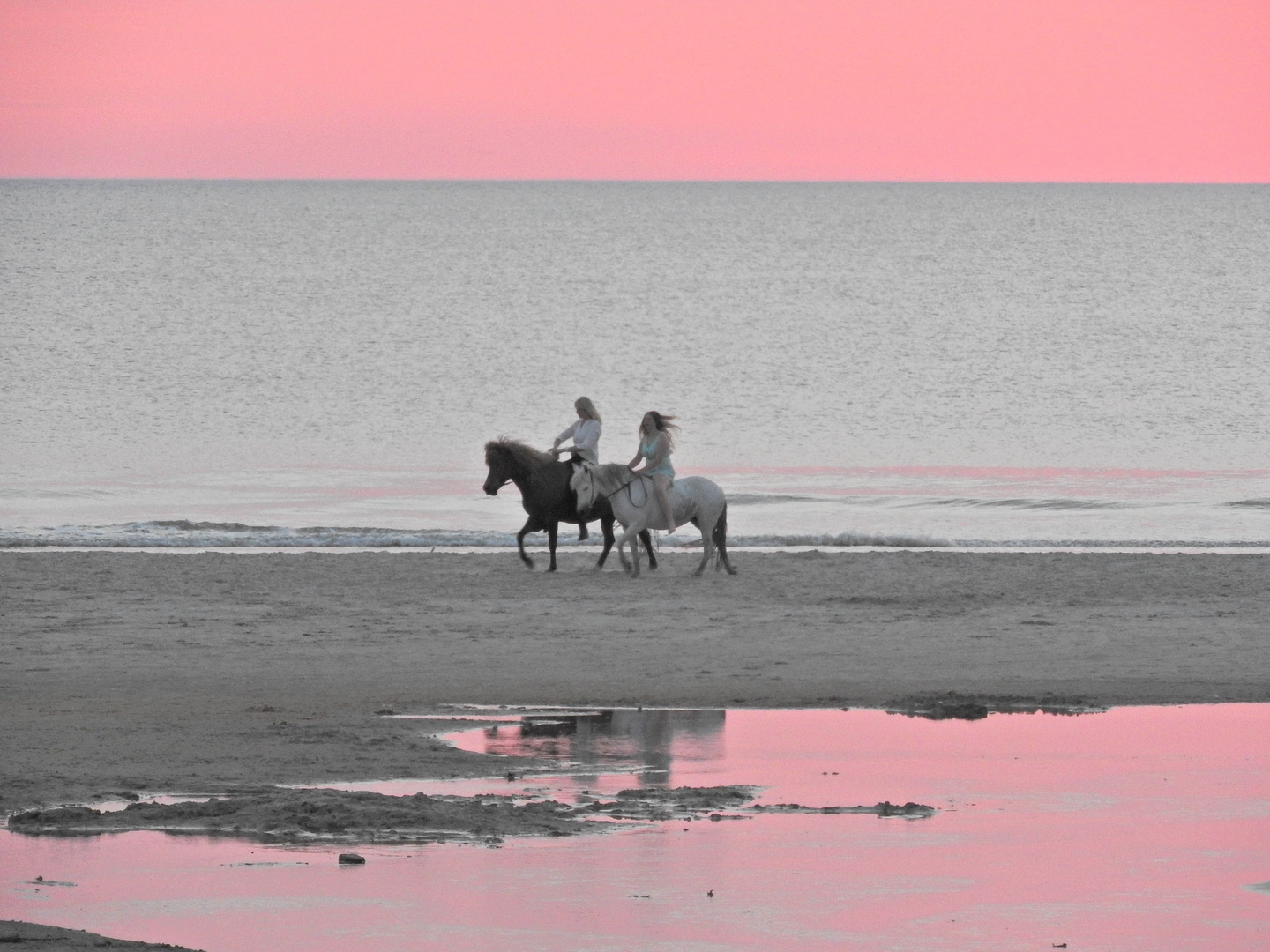 Reiterinnen am Strand