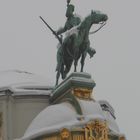 Reiterstatue am Dach vom Haus Ecke Graben/kohlmarkt