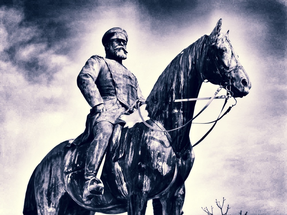 Reiterstatue am Friedensplatz