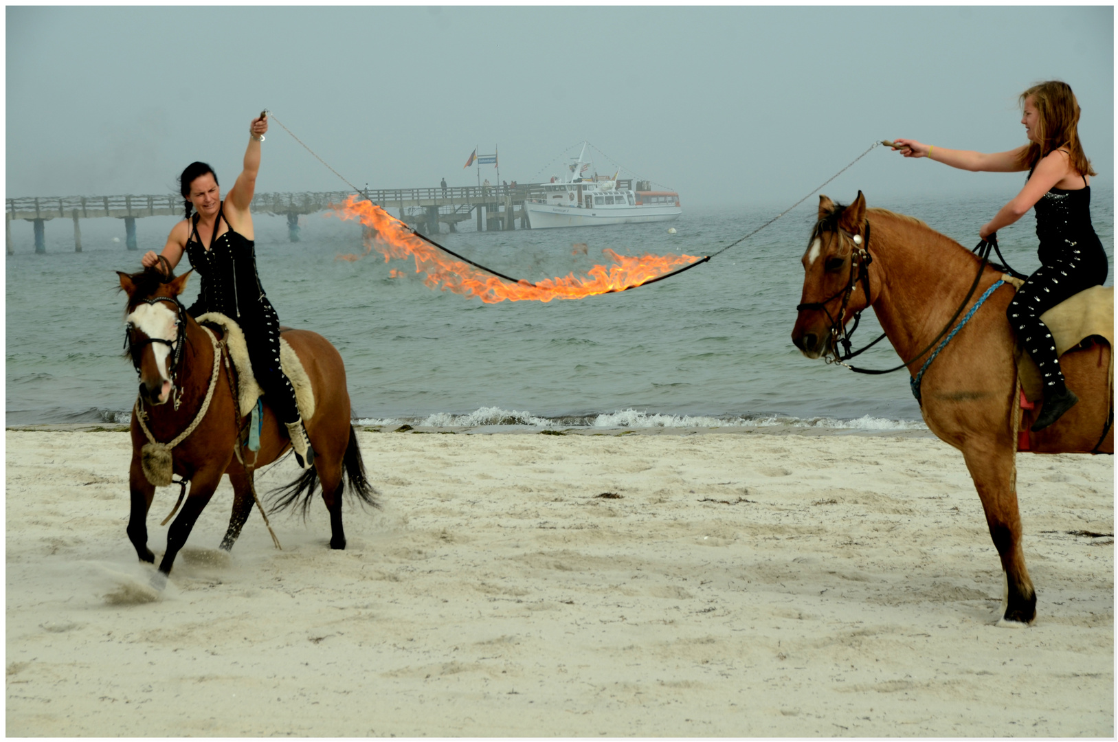 Reitvorführung am Strand bei Boltenhagen