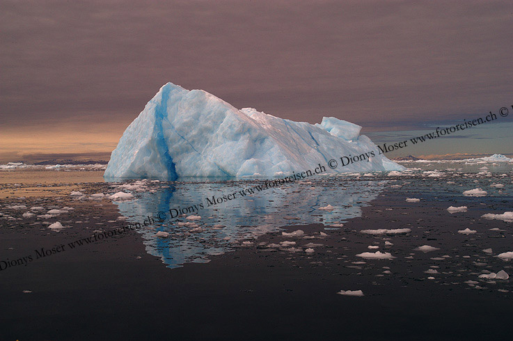 Rekoreise GRØNLAND: Eisberg vor Grønland