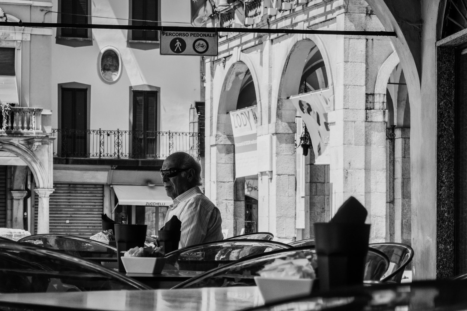 Relax al bar, Lodi, piazza della Vittoria