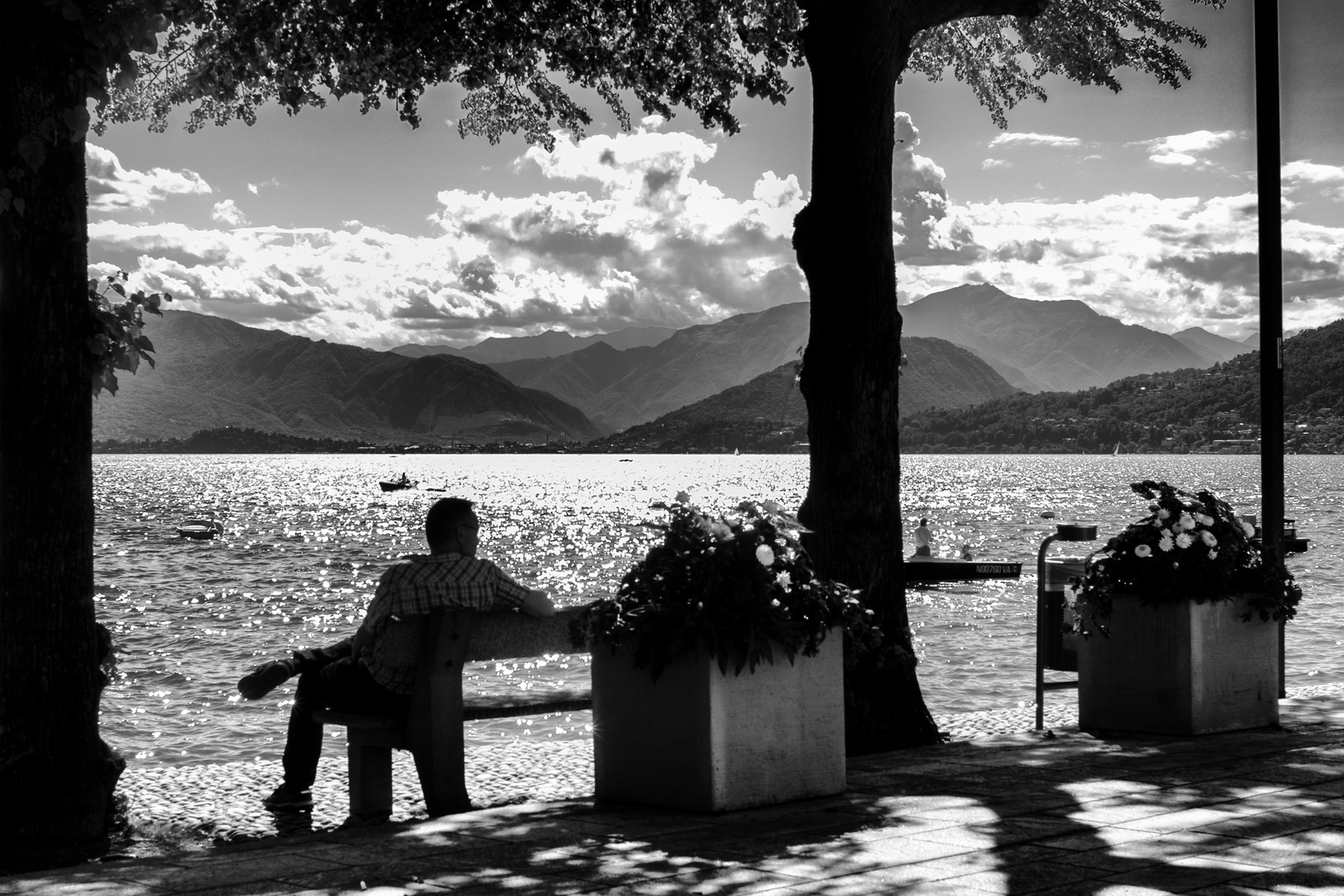 Relax in piazza Lago