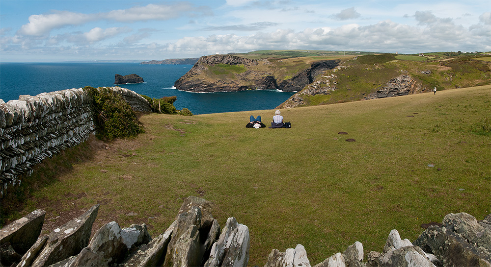 relaxen am Coast-Path zwischen Tintagel und Boscastle