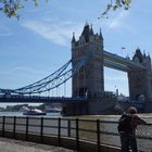 Relaxen an der Tower Bridge