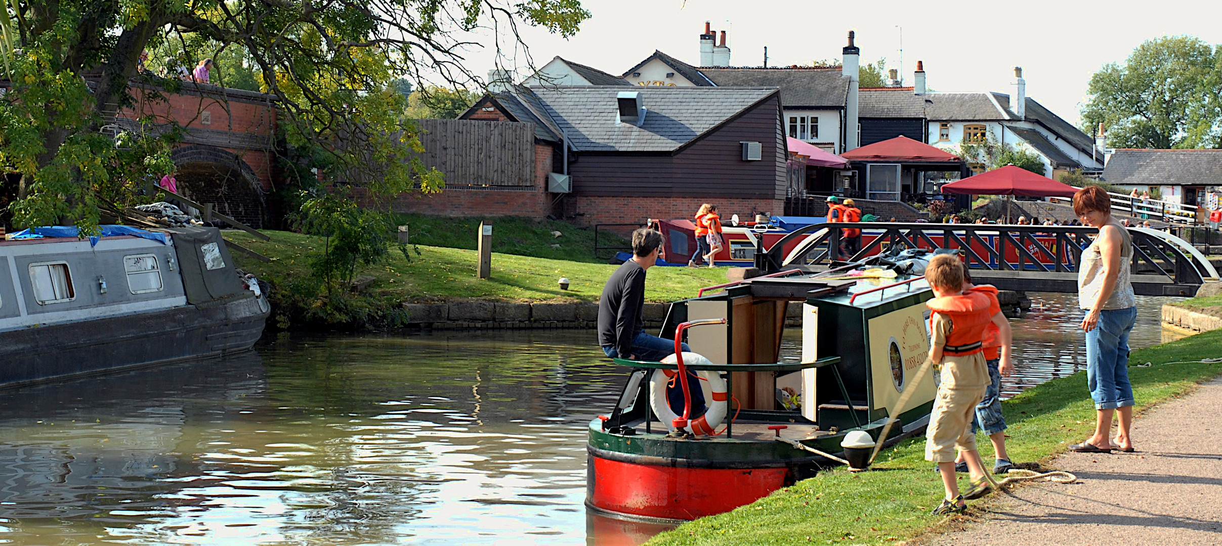 Relaxing holidays on the Grand Union Canal