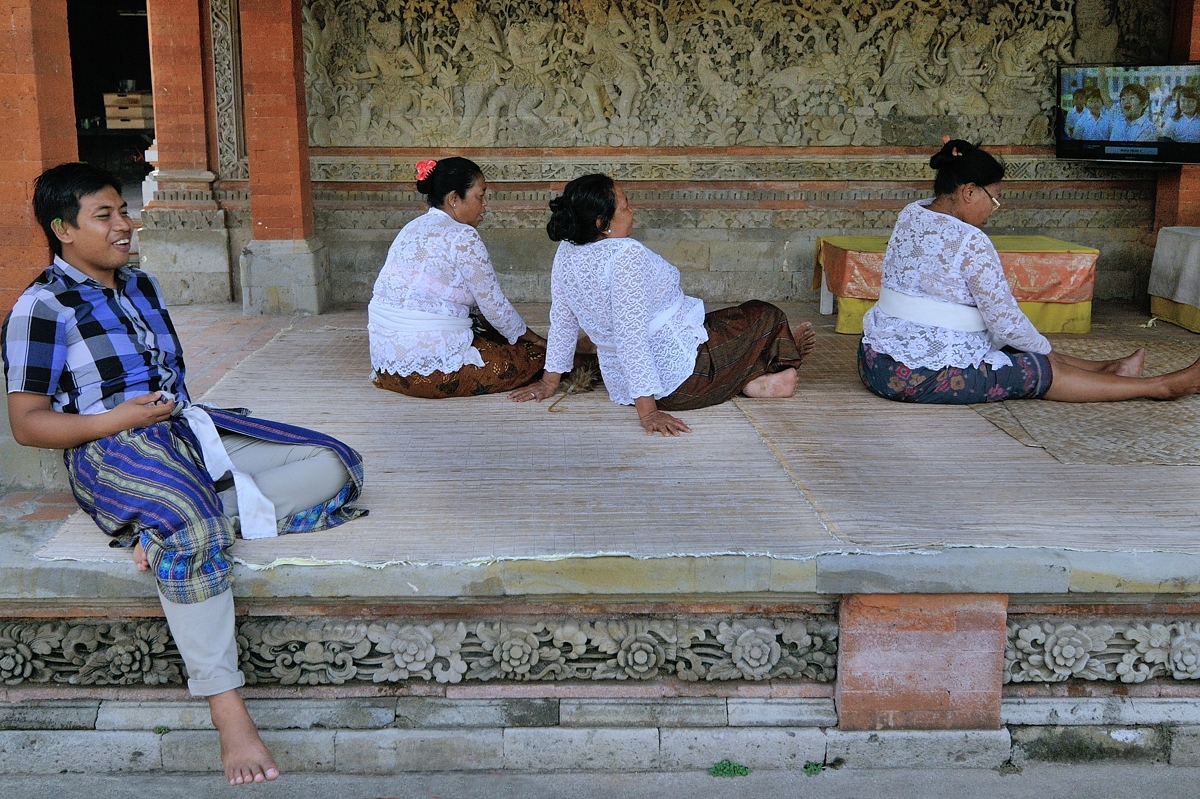 Relaxing in the temples area