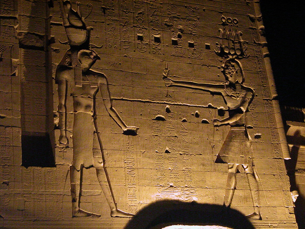 Relief am Tempel der Philae in Assuan