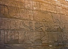 Relief im Karnaktempel (Luxor - Karnak), großer Säulensaal (Südwand)