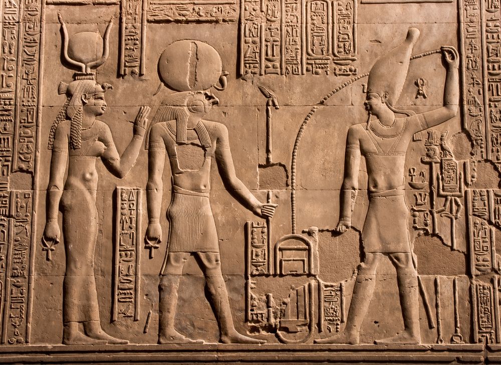 relief im tempel kom ombo (ägypten)