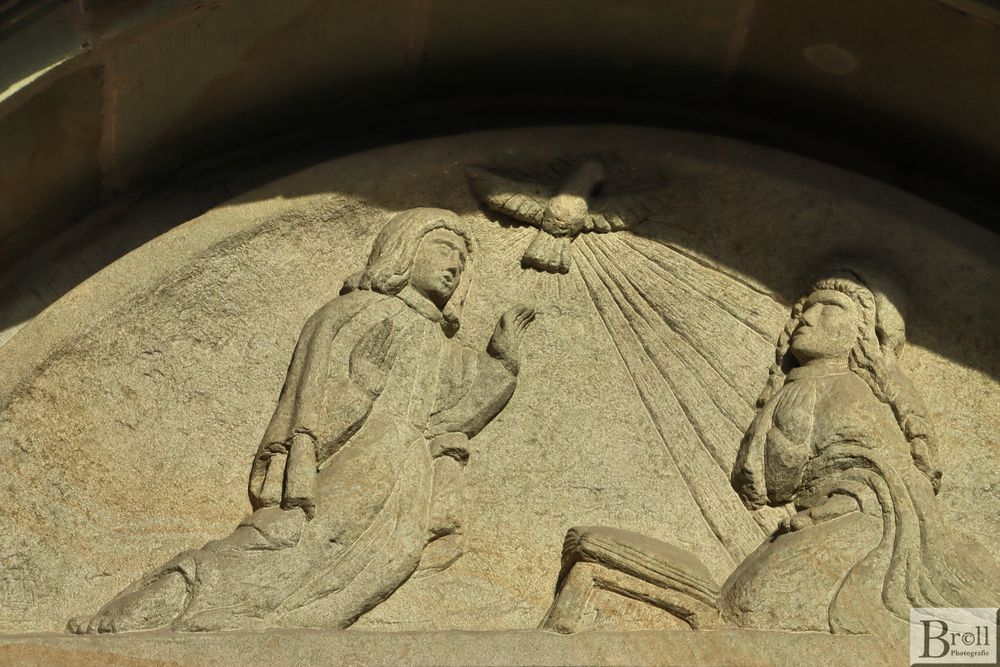 Relief über einem der Eingänge von St. Johannes d.T., Kirchhellen (1)