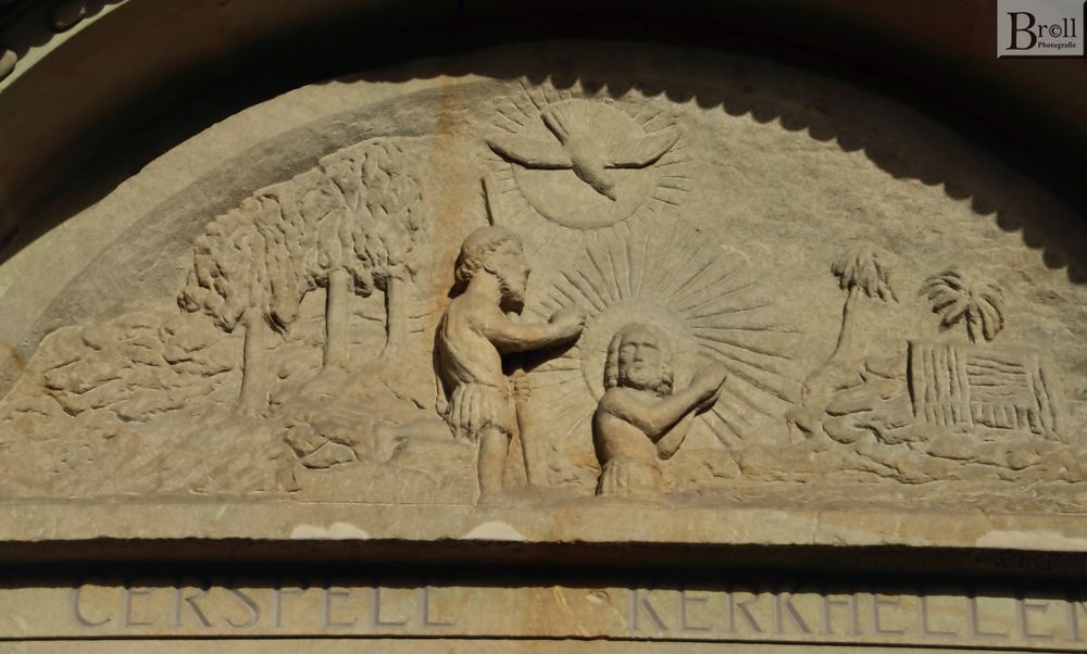 Relief über einem der Eingänge von St. Johannes d.T., Kirchhellen (2)